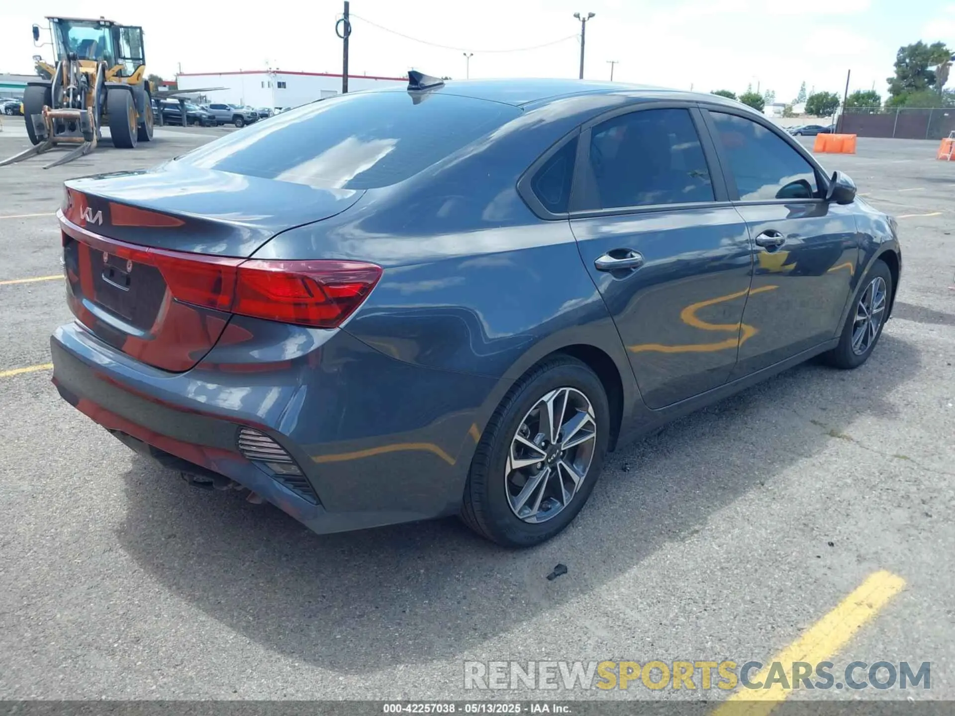 4 fotografías del automóvil dañado 3KPF24ADXPE608509 KIA FORTE 2023