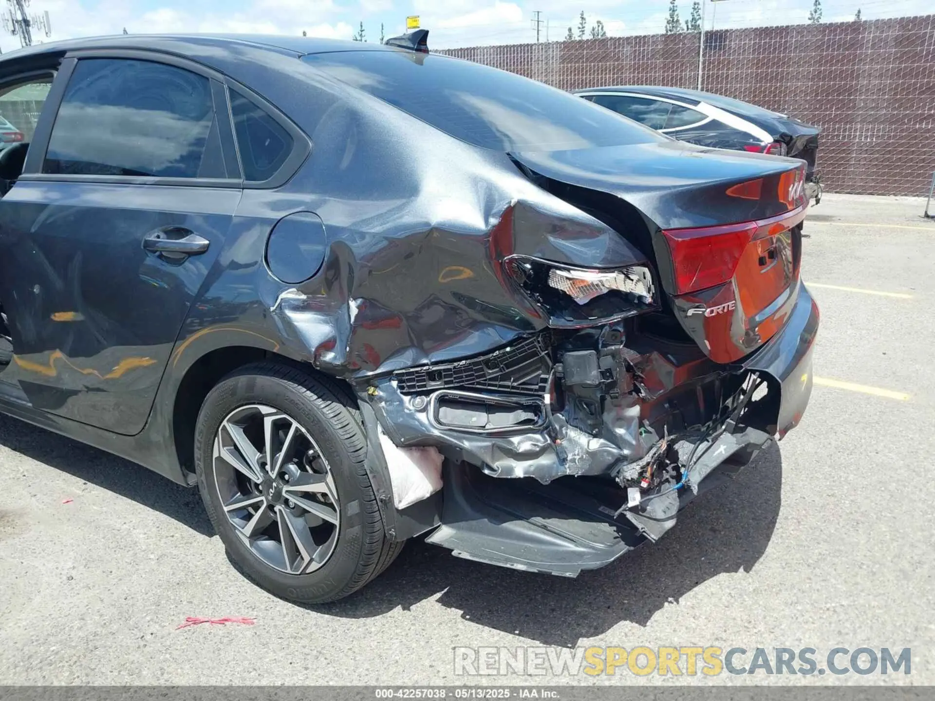 6 fotografías del automóvil dañado 3KPF24ADXPE608509 KIA FORTE 2023