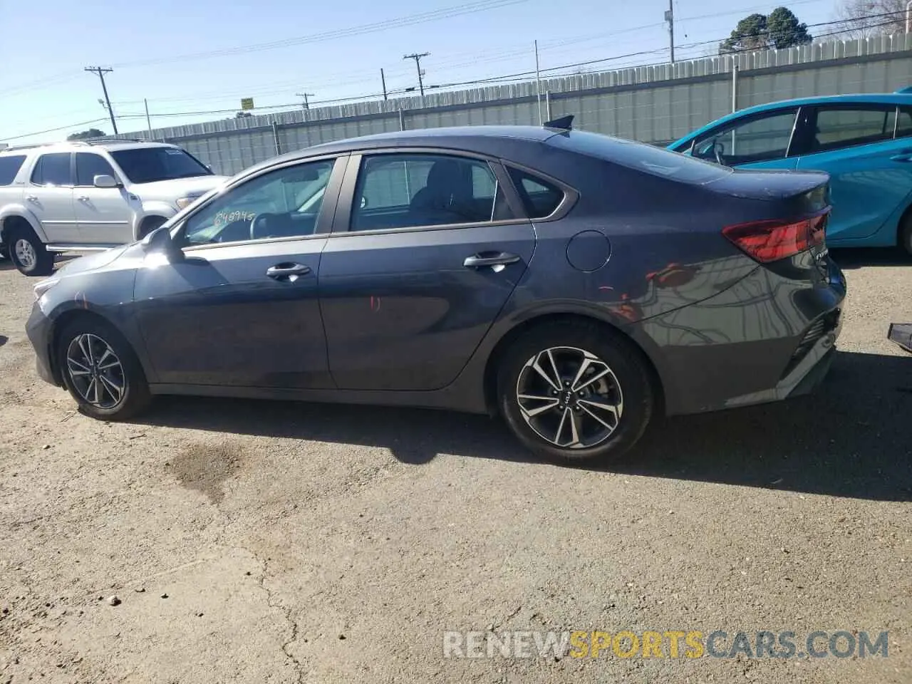 2 fotografías del automóvil dañado 3KPF24ADXPE648945 KIA FORTE 2023