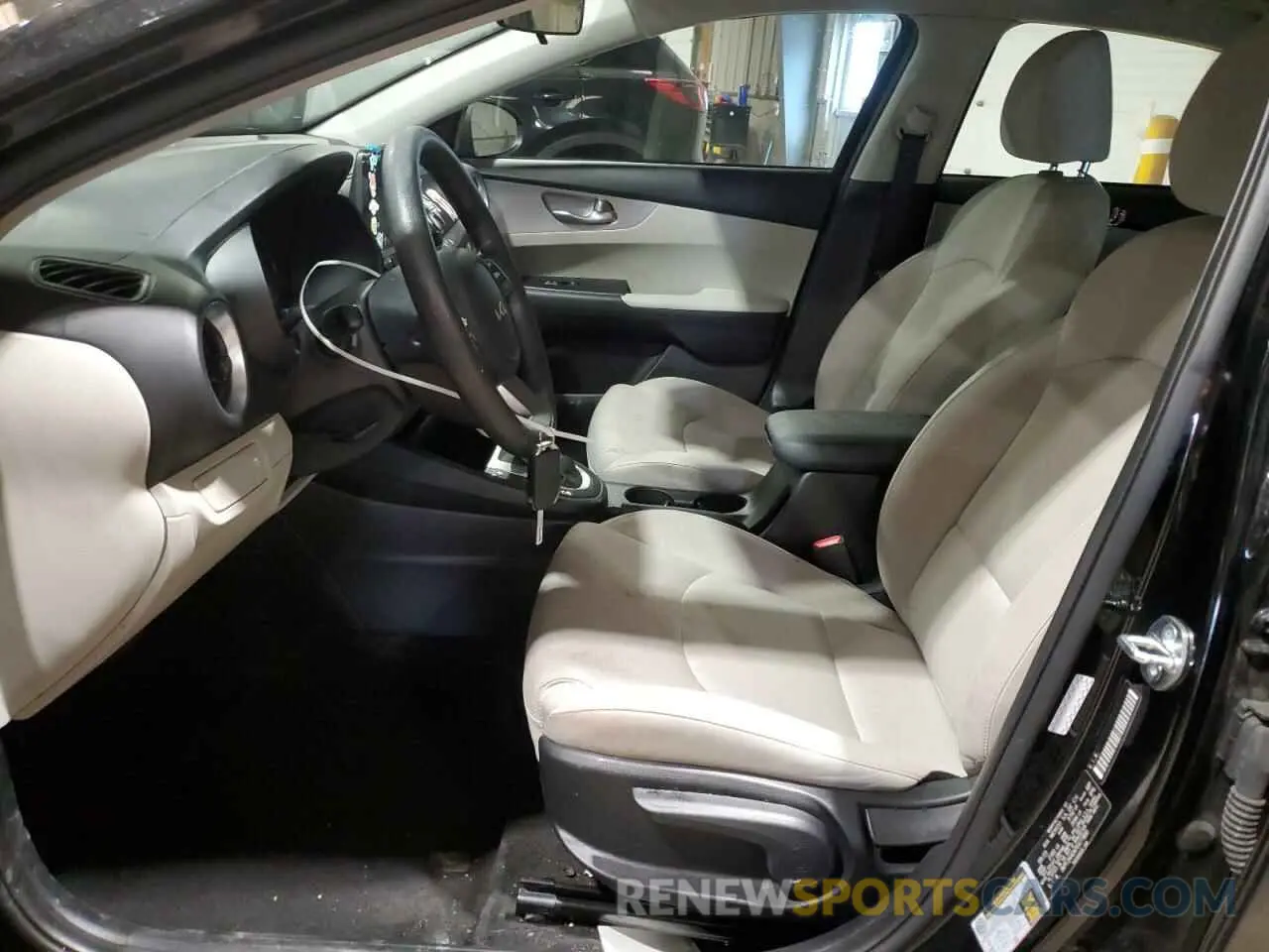 7 fotografías del automóvil dañado 3KPF24ADXPE677880 KIA FORTE 2023