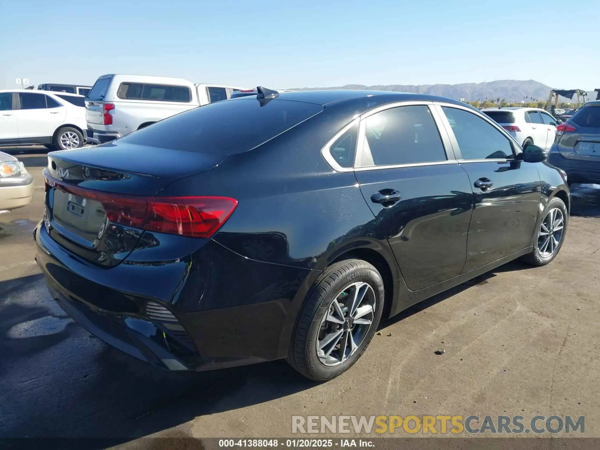 4 fotografías del automóvil dañado 3KPF24ADXPE683226 KIA FORTE 2023