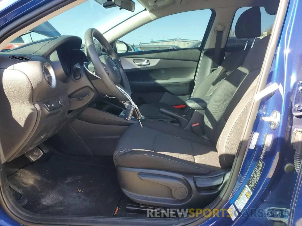 7 fotografías del automóvil dañado 3KPF24ADXPE683565 KIA FORTE 2023
