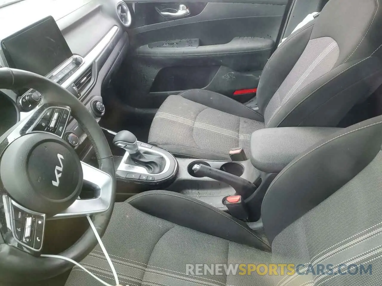 8 fotografías del automóvil dañado 3KPF34AD5PE559250 KIA FORTE 2023