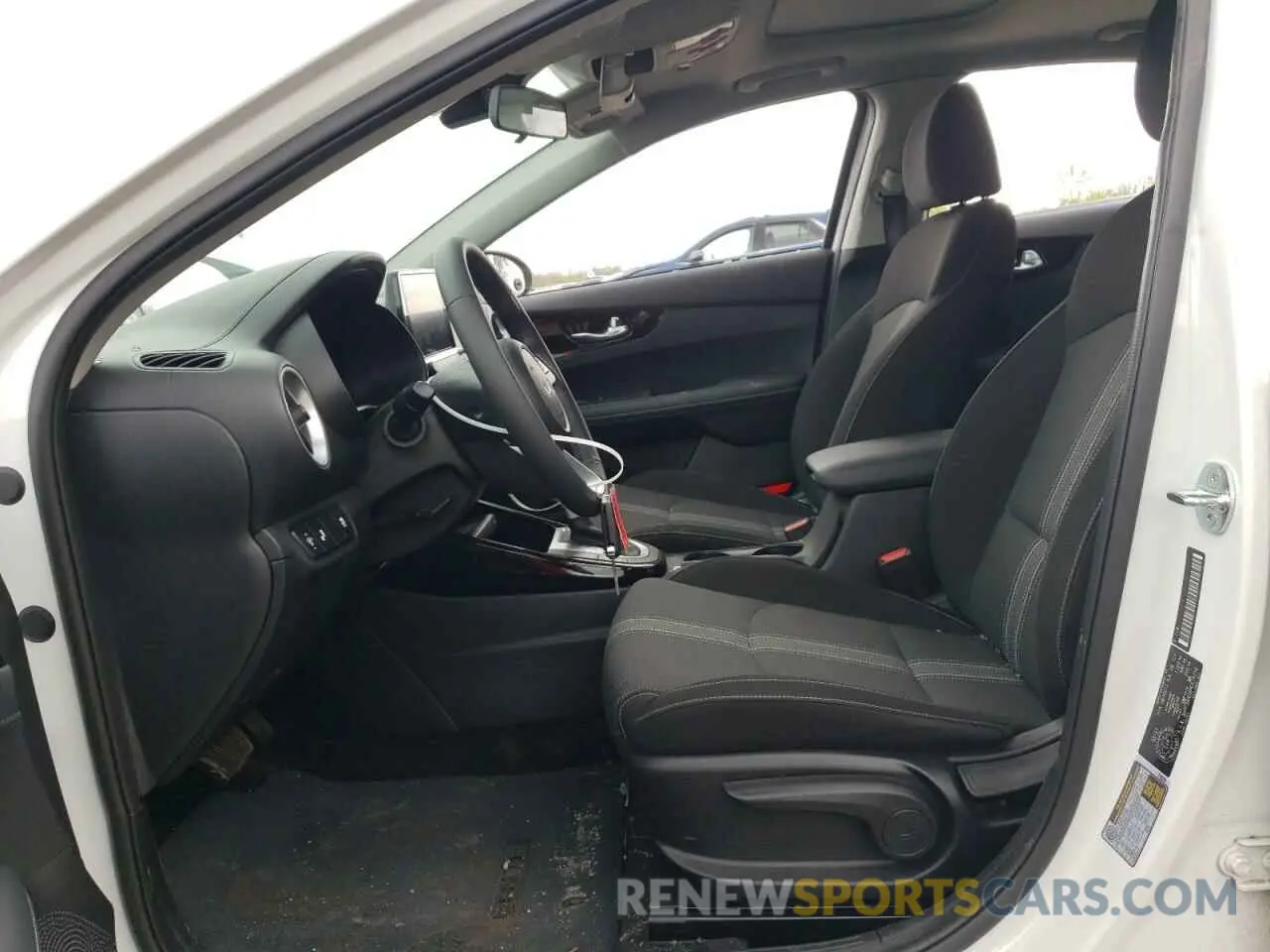 7 fotografías del automóvil dañado 3KPF34ADXPE618230 KIA FORTE 2023