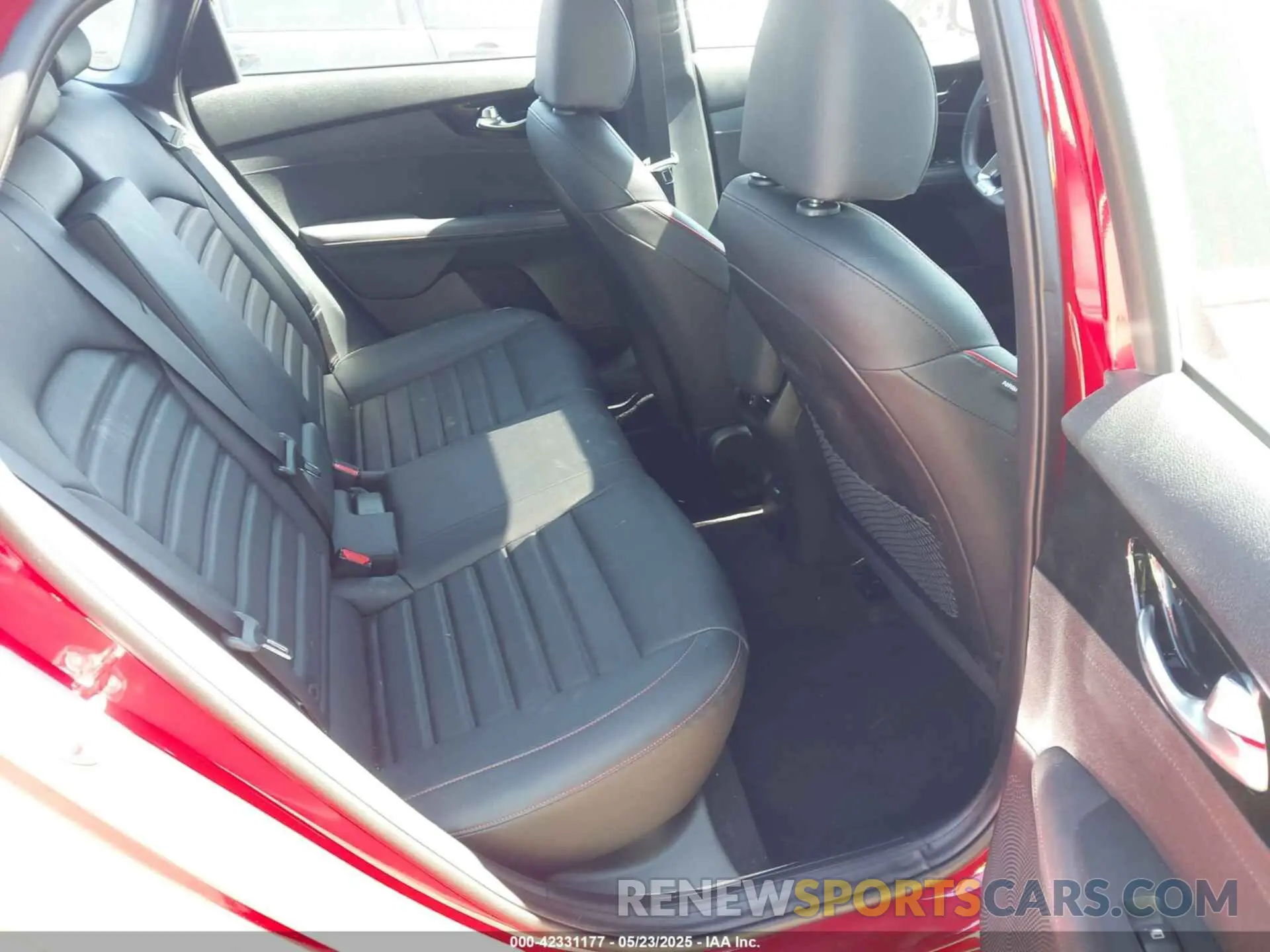 8 fotografías del automóvil dañado 3KPF44AC1PE676411 KIA FORTE 2023