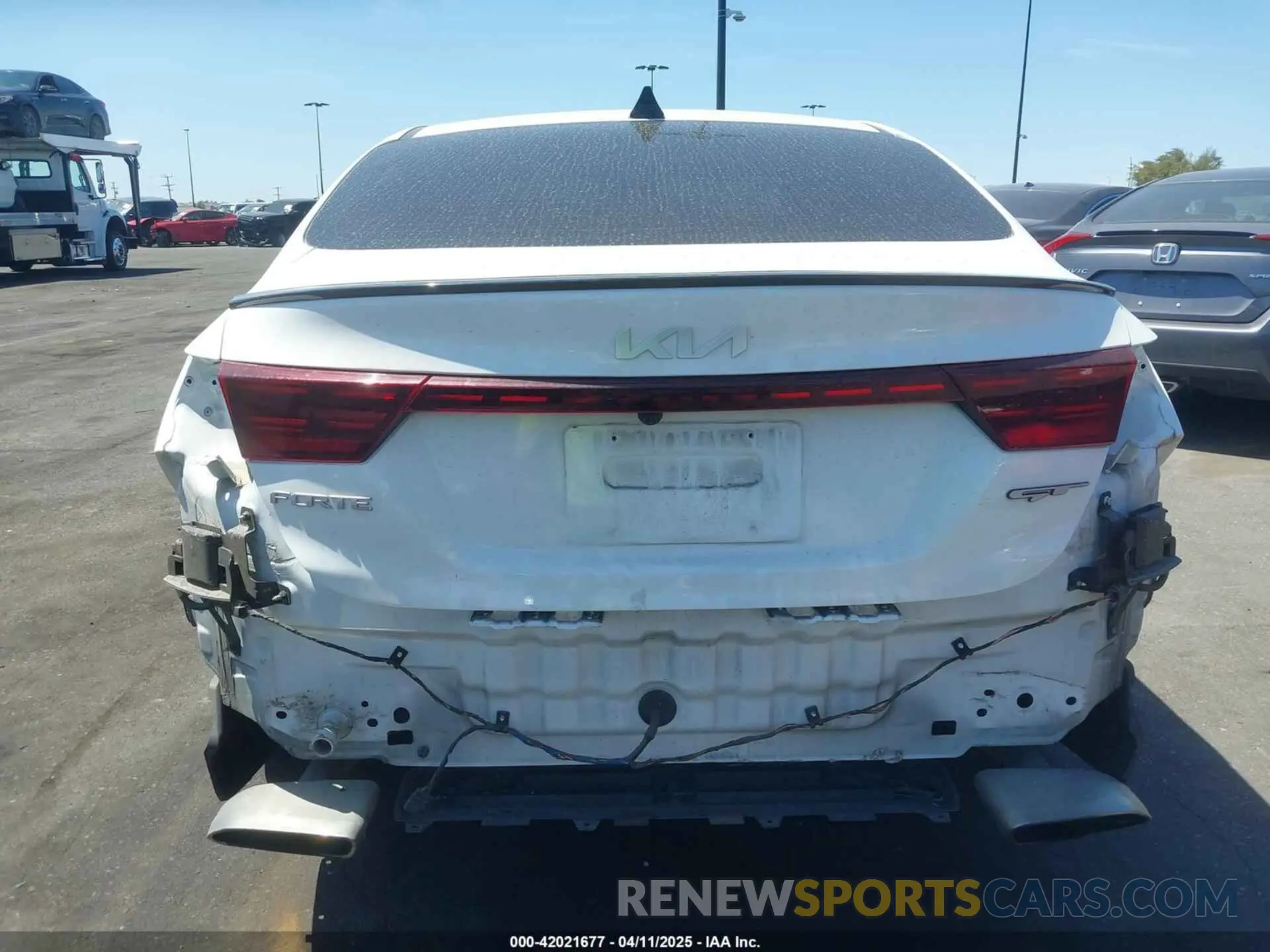 17 fotografías del automóvil dañado 3KPF44AC2PE646821 KIA FORTE 2023