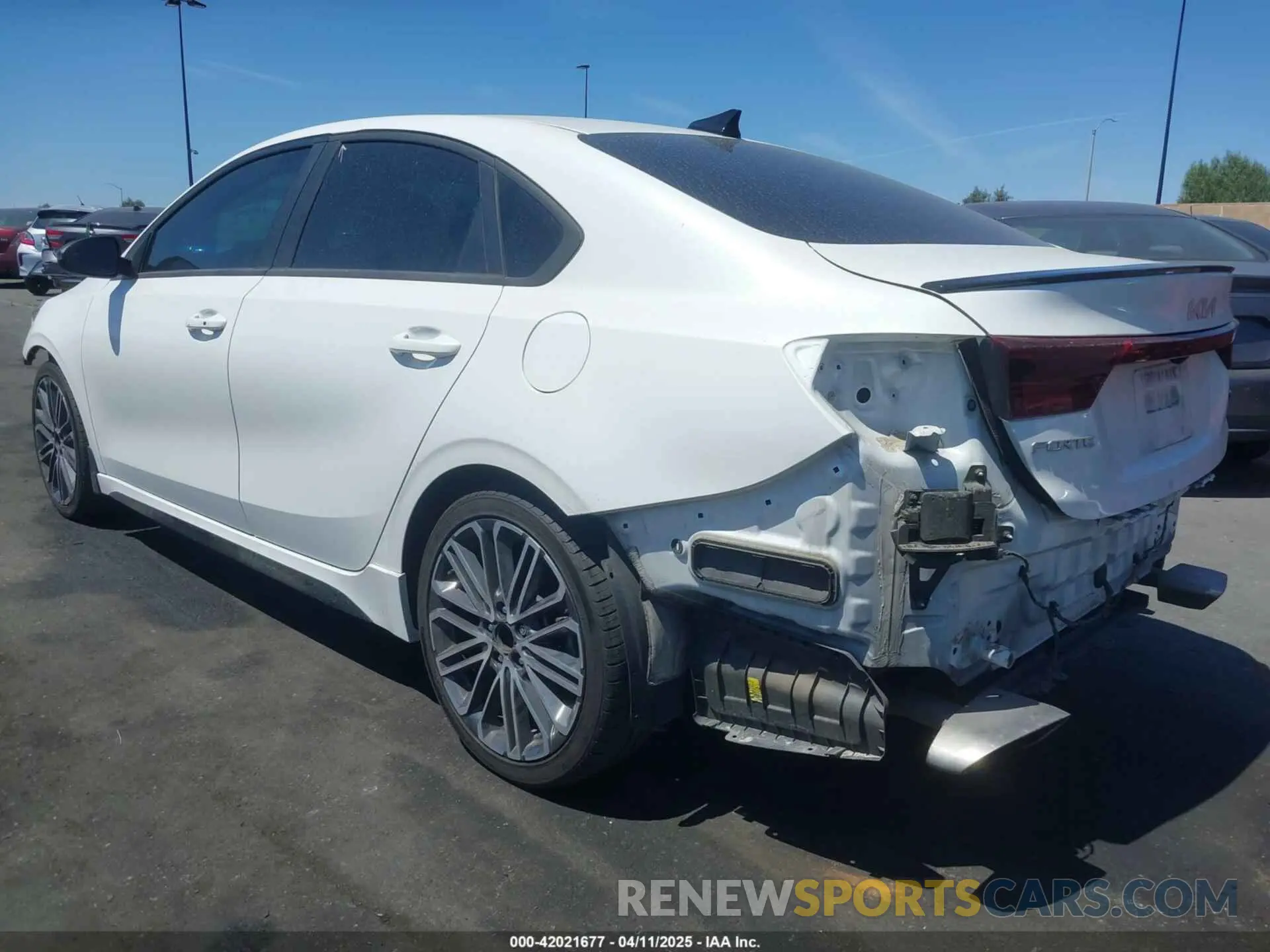 3 fotografías del automóvil dañado 3KPF44AC2PE646821 KIA FORTE 2023
