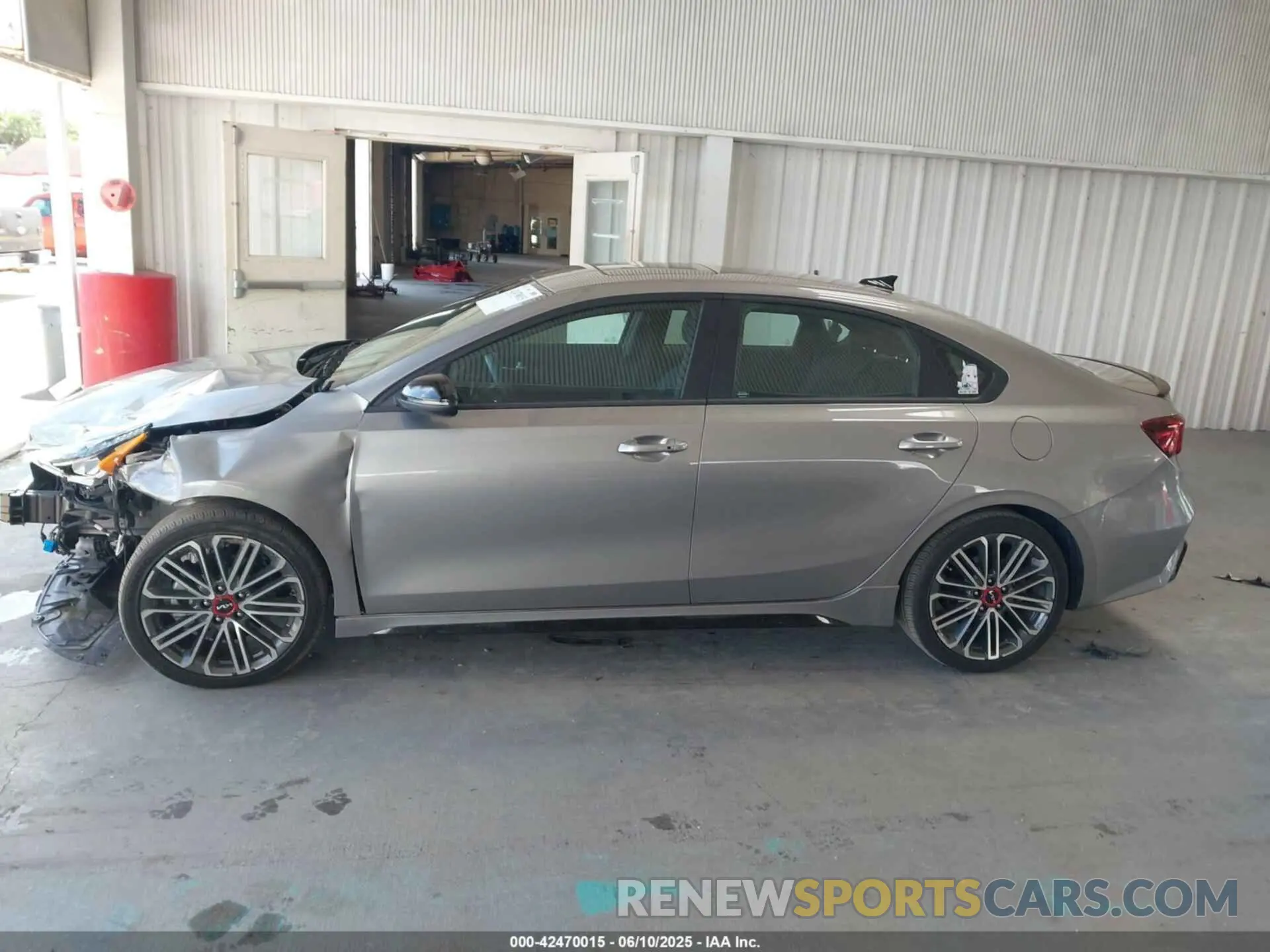14 fotografías del automóvil dañado 3KPF44AC3PE590095 KIA FORTE 2023