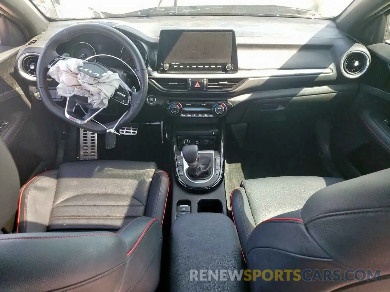 8 fotografías del automóvil dañado 3KPF44AC4PE575170 KIA FORTE 2023