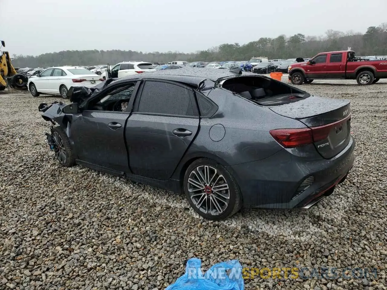 2 fotografías del automóvil dañado 3KPF44AC4PE598934 KIA FORTE 2023