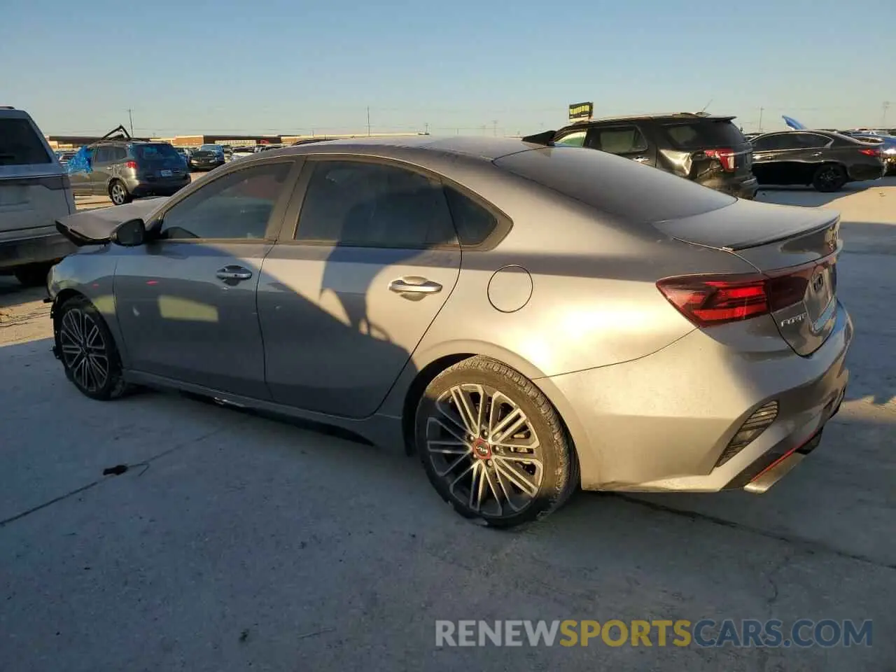 2 fotografías del automóvil dañado 3KPF44AC6PE637751 KIA FORTE 2023