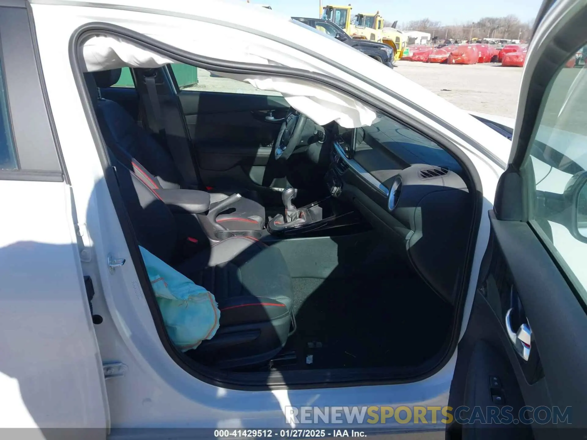 5 fotografías del automóvil dañado 3KPF44AC6PE680552 KIA FORTE 2023