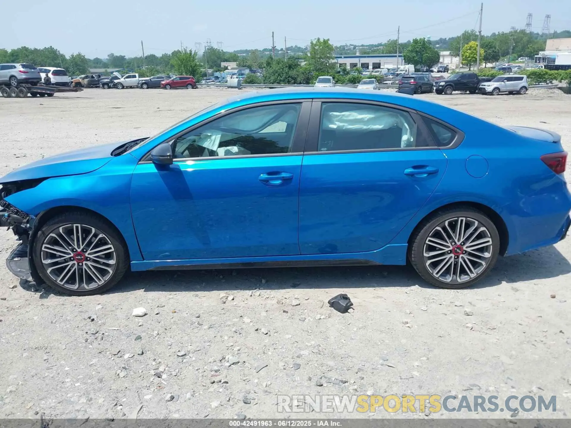 14 fotografías del automóvil dañado 3KPF44AC9PE659873 KIA FORTE 2023