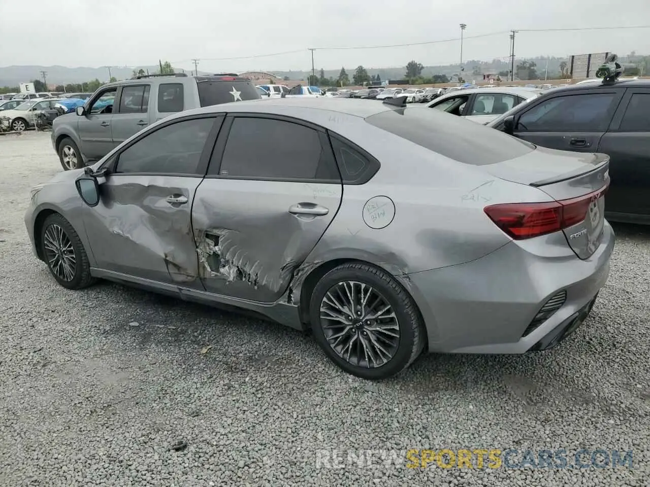 2 fotografías del automóvil dañado 3KPF54AD0PE524724 KIA FORTE 2023