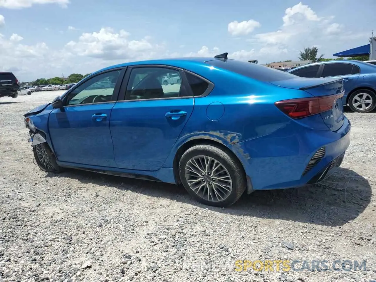 2 fotografías del automóvil dañado 3KPF54AD0PE541328 KIA FORTE 2023