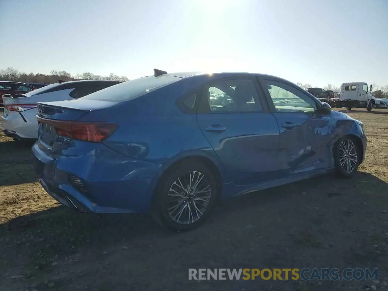 3 fotografías del automóvil dañado 3KPF54AD0PE542785 KIA FORTE 2023