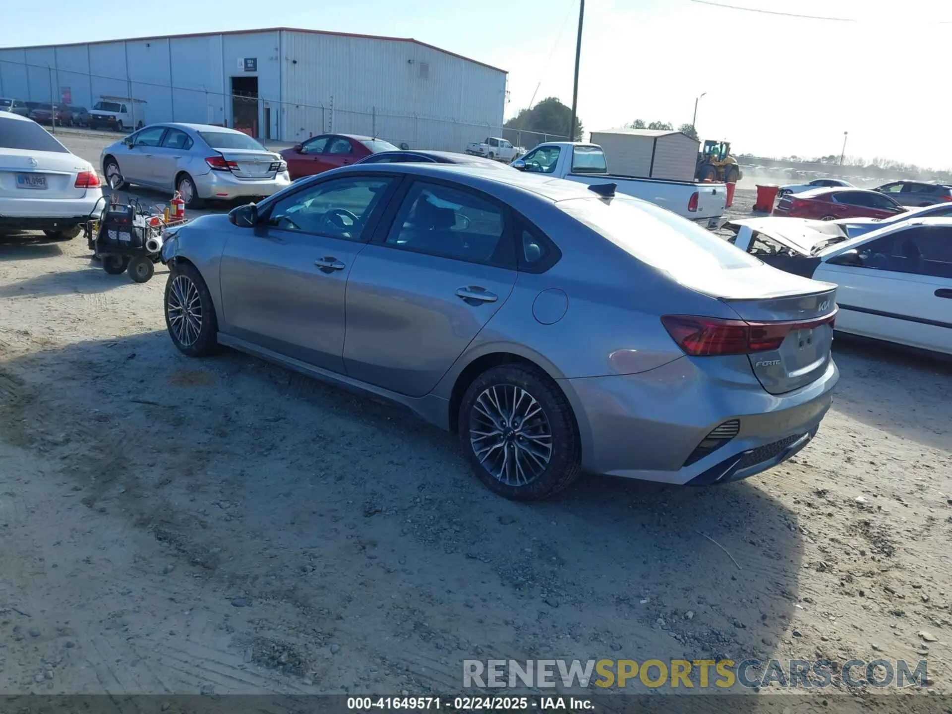 3 fotografías del automóvil dañado 3KPF54AD0PE556878 KIA FORTE 2023