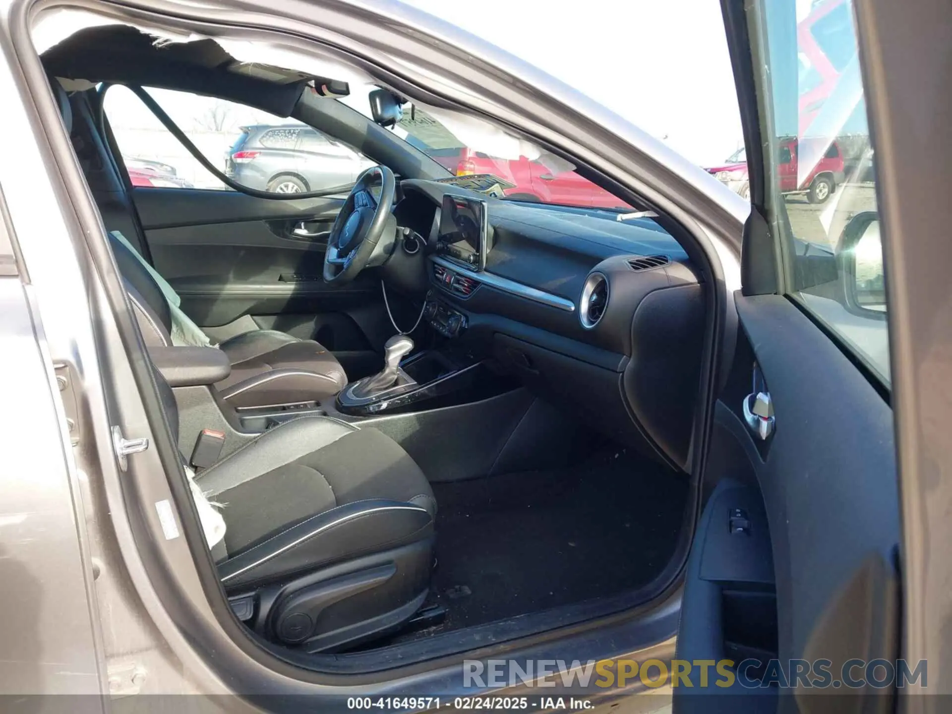 5 fotografías del automóvil dañado 3KPF54AD0PE556878 KIA FORTE 2023