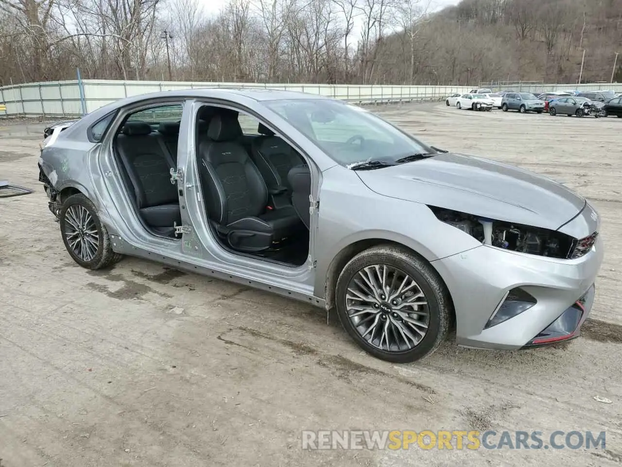 4 fotografías del automóvil dañado 3KPF54AD0PE661615 KIA FORTE 2023