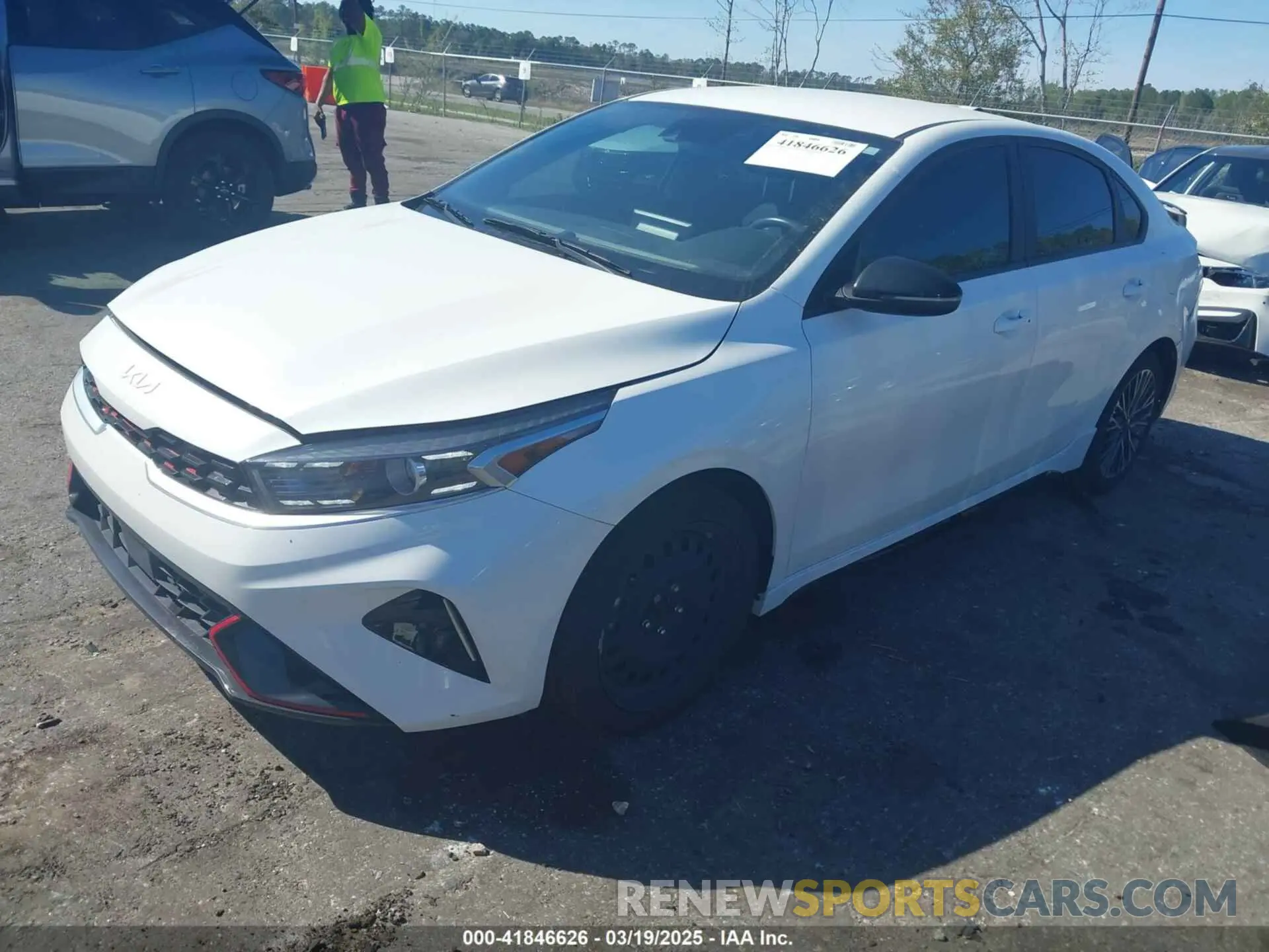 2 fotografías del automóvil dañado 3KPF54AD0PE673778 KIA FORTE 2023
