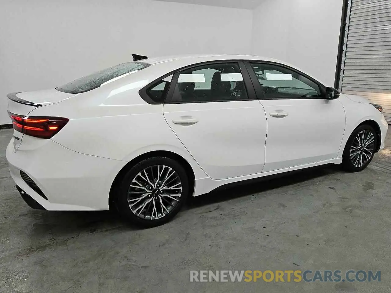 3 fotografías del automóvil dañado 3KPF54AD1PE538762 KIA FORTE 2023
