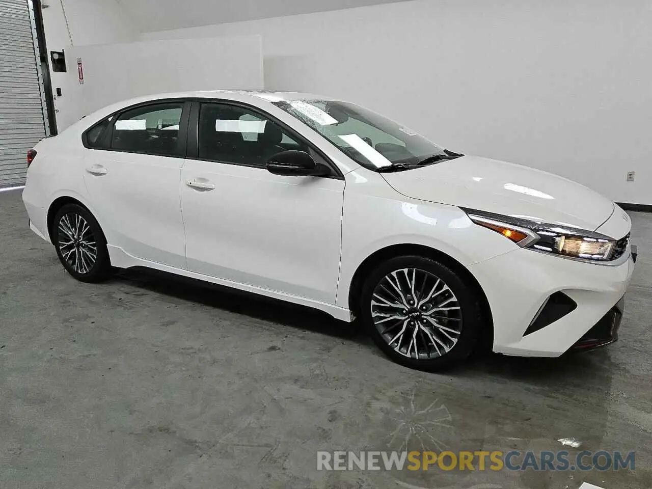4 fotografías del automóvil dañado 3KPF54AD1PE538762 KIA FORTE 2023