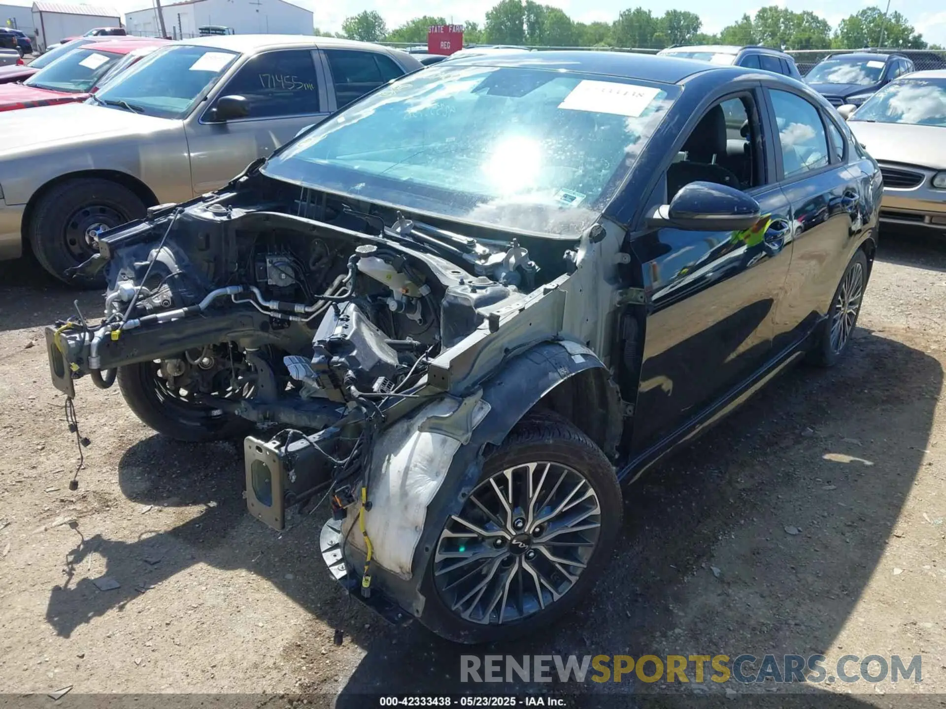 2 fotografías del automóvil dañado 3KPF54AD1PE558395 KIA FORTE 2023