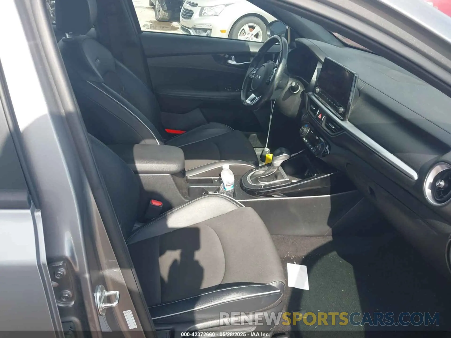 5 fotografías del automóvil dañado 3KPF54AD1PE580011 KIA FORTE 2023