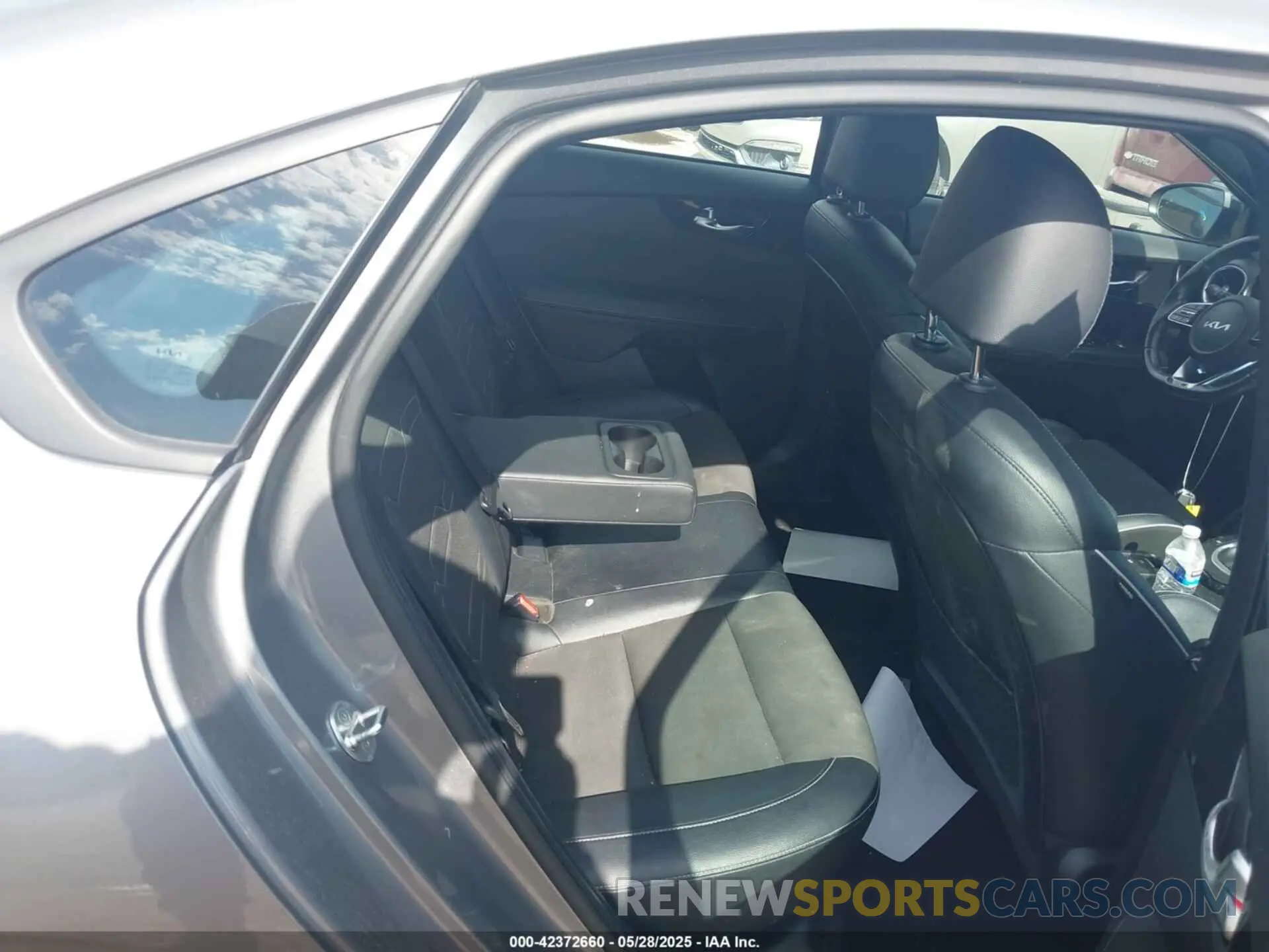 8 fotografías del automóvil dañado 3KPF54AD1PE580011 KIA FORTE 2023
