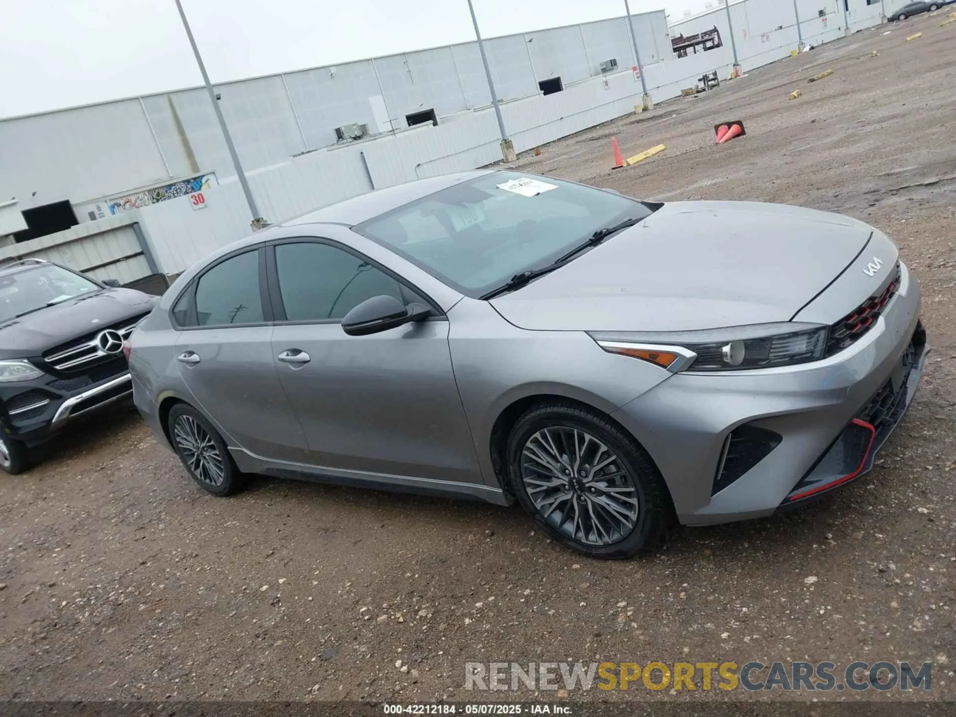 13 fotografías del automóvil dañado 3KPF54AD2PE587940 KIA FORTE 2023