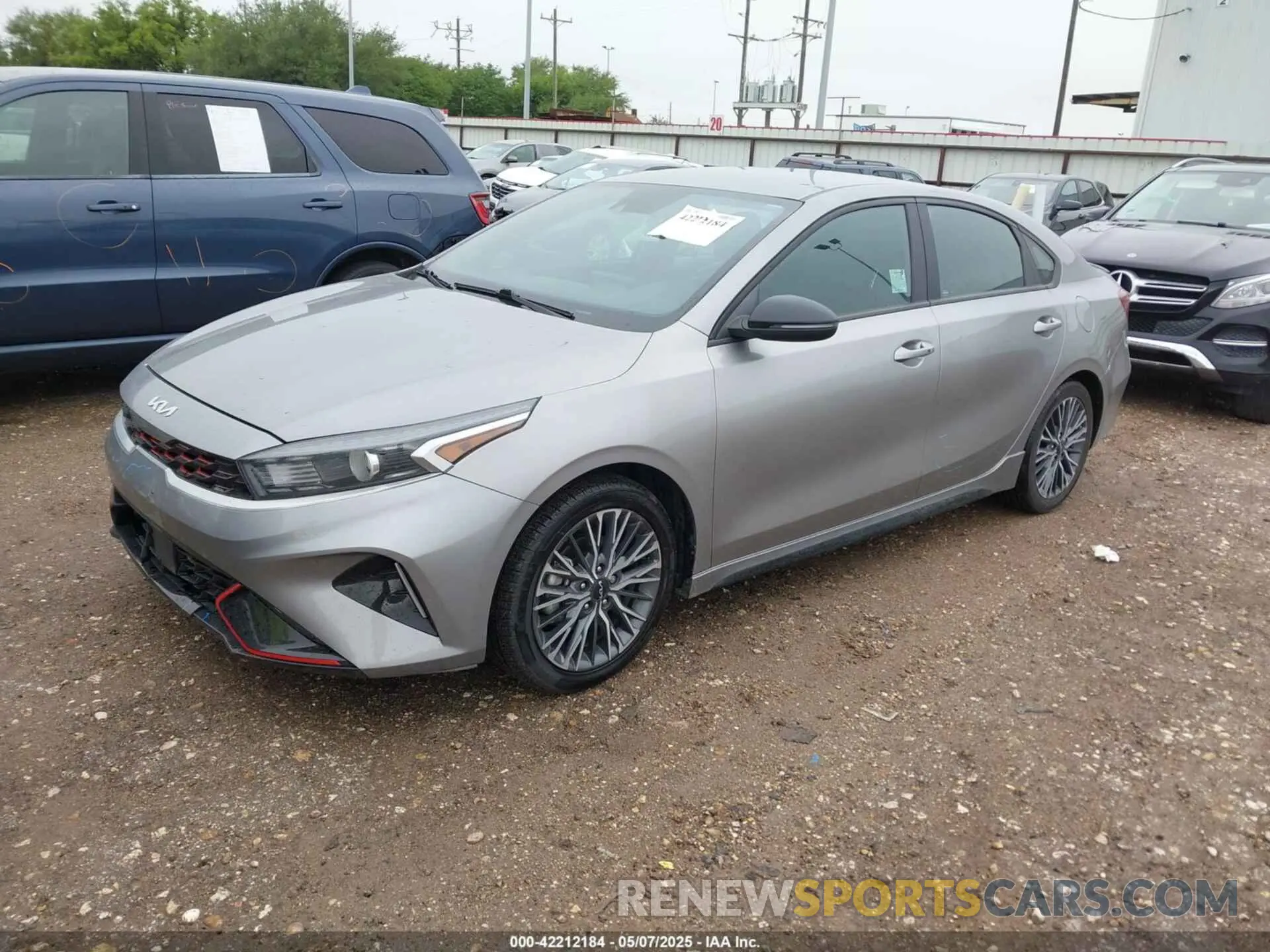 2 fotografías del automóvil dañado 3KPF54AD2PE587940 KIA FORTE 2023