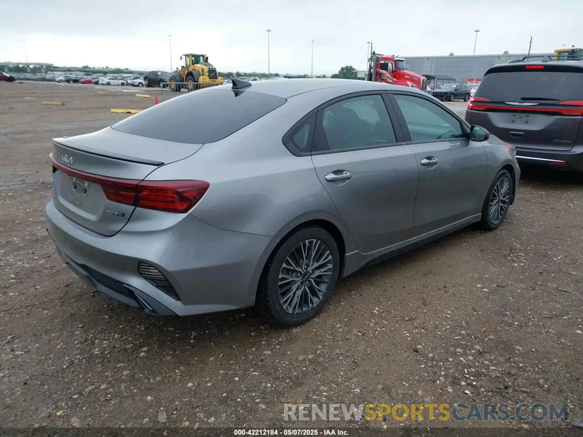 4 fotografías del automóvil dañado 3KPF54AD2PE587940 KIA FORTE 2023