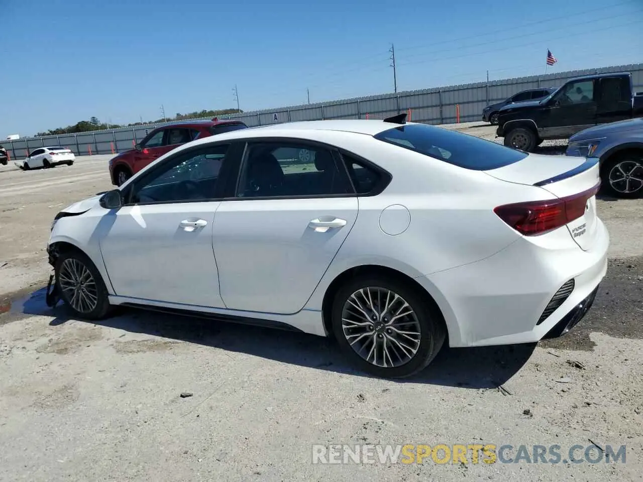 2 fotografías del automóvil dañado 3KPF54AD2PE627806 KIA FORTE 2023