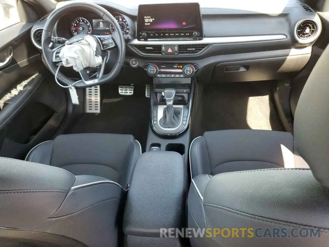 8 fotografías del automóvil dañado 3KPF54AD2PE627806 KIA FORTE 2023