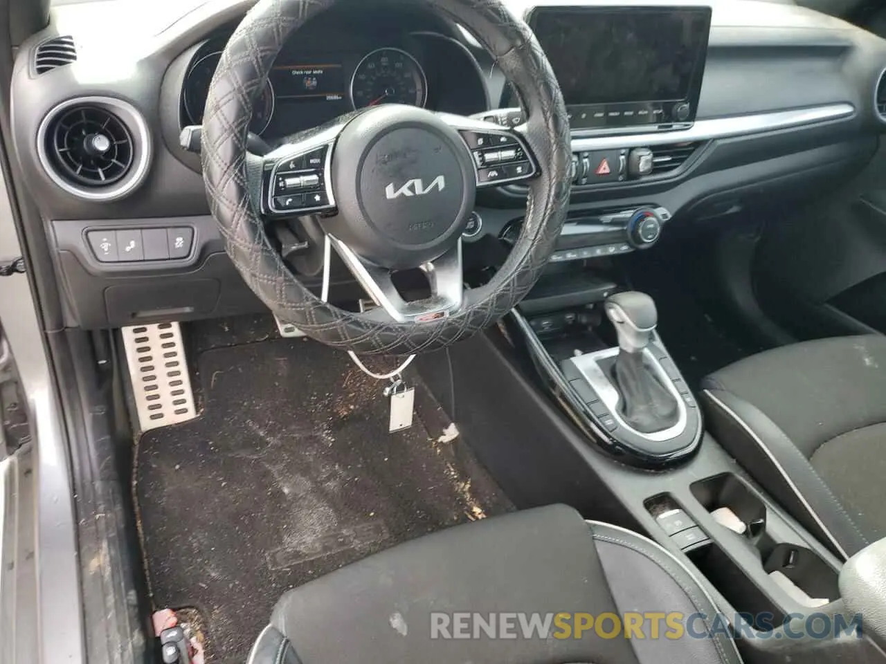 8 fotografías del automóvil dañado 3KPF54AD2PE642130 KIA FORTE 2023