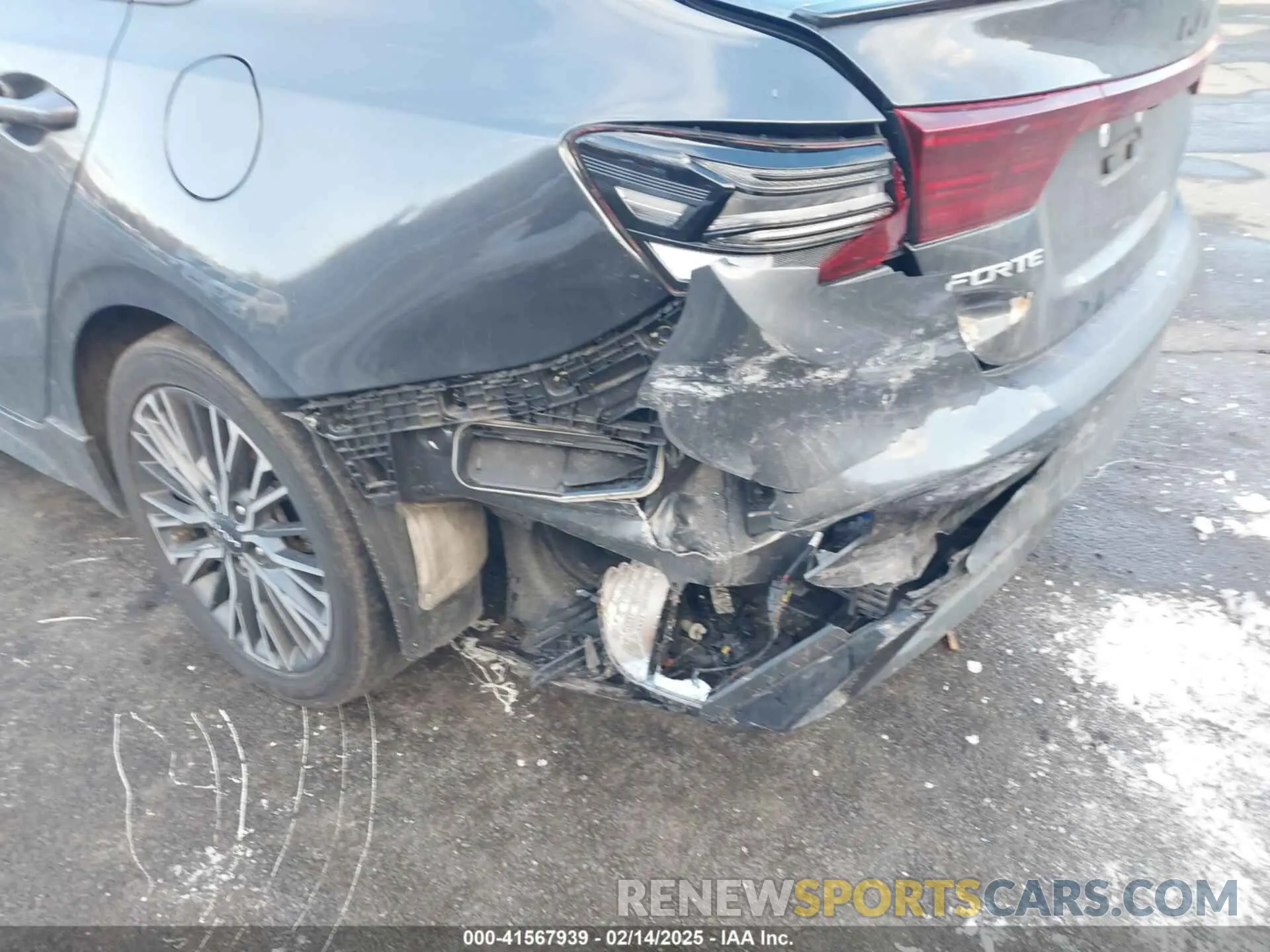 18 fotografías del automóvil dañado 3KPF54AD3PE520859 KIA FORTE 2023