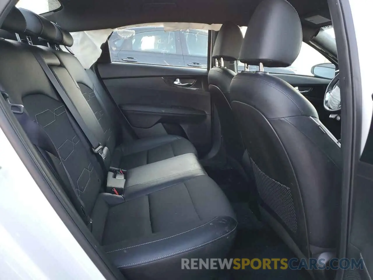 11 fotografías del automóvil dañado 3KPF54AD3PE575425 KIA FORTE 2023