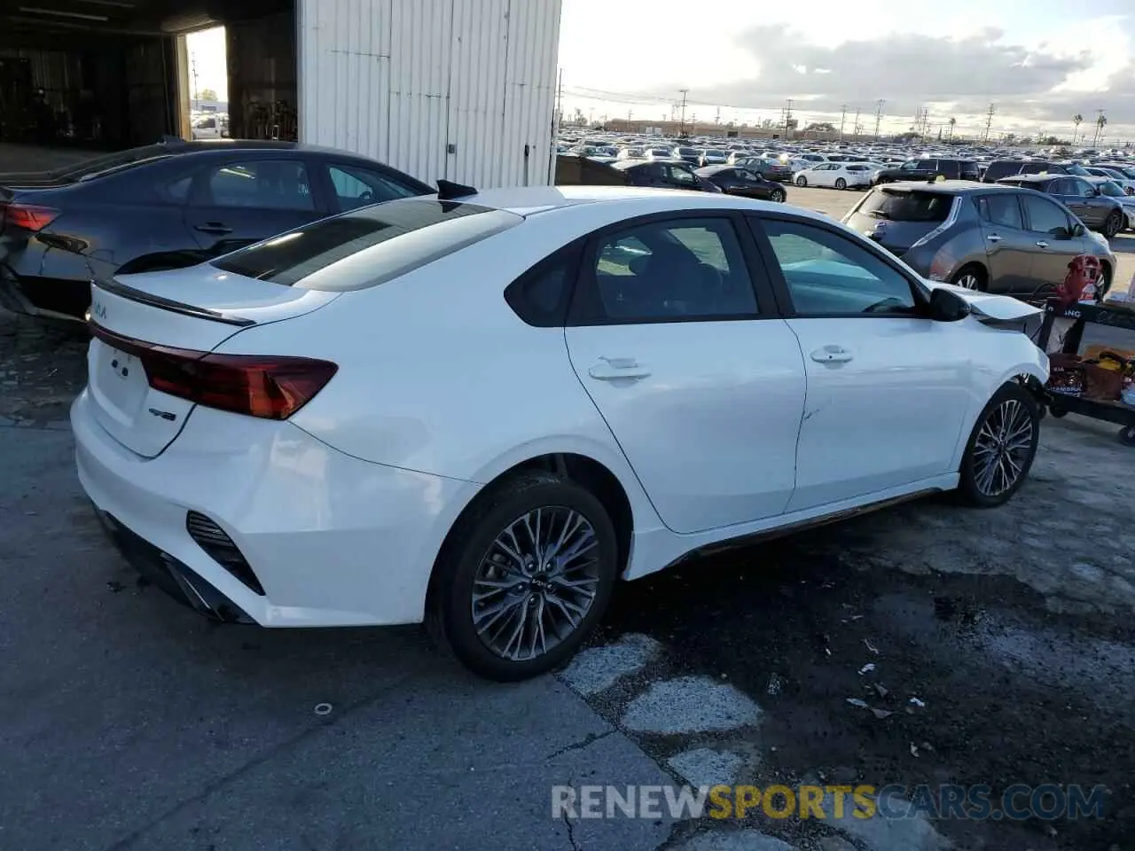 3 fotografías del automóvil dañado 3KPF54AD3PE575425 KIA FORTE 2023