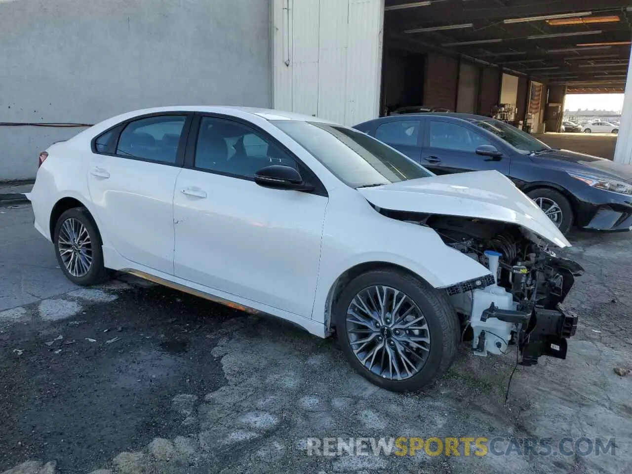 4 fotografías del automóvil dañado 3KPF54AD3PE575425 KIA FORTE 2023