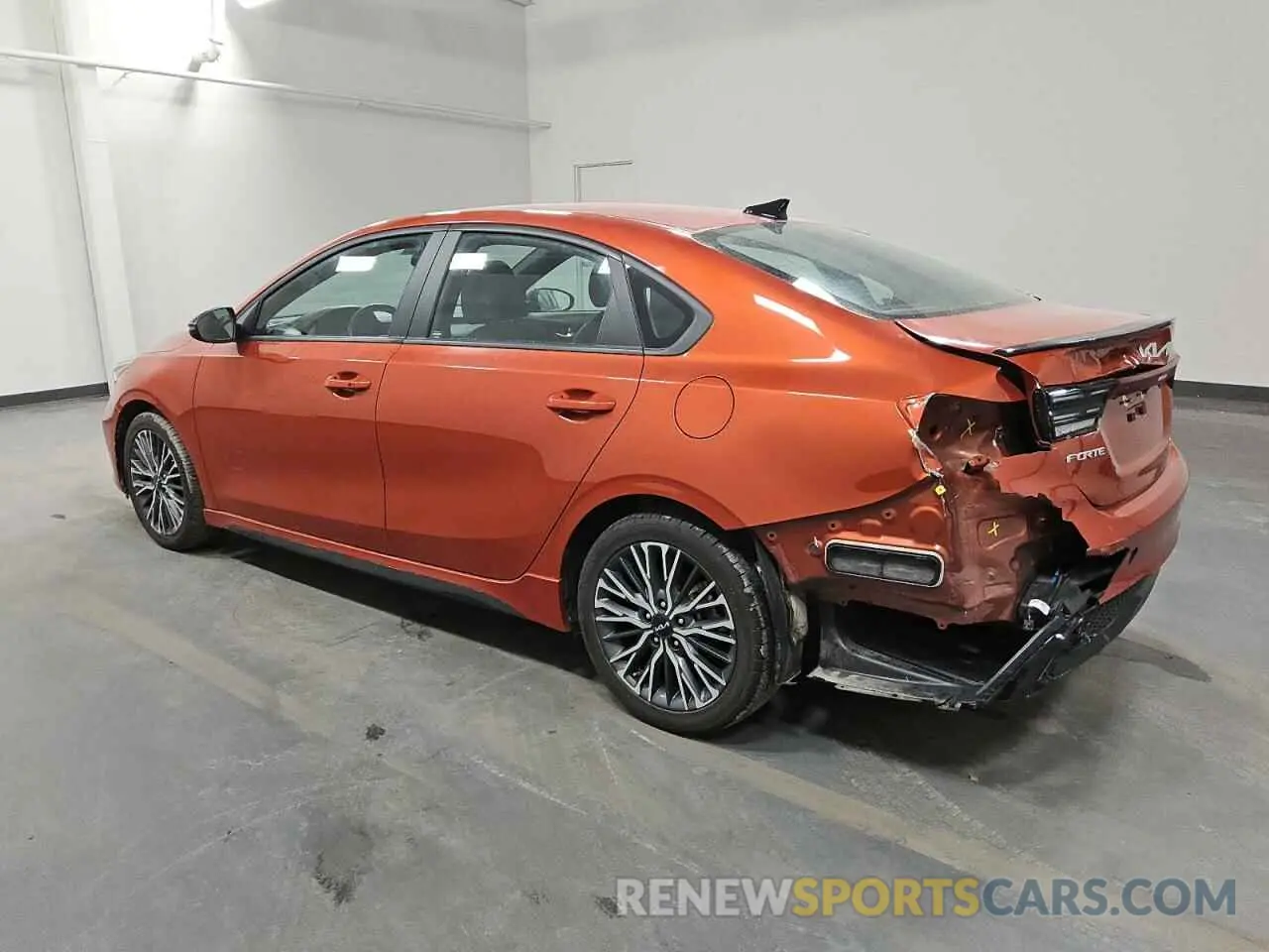 2 fotografías del automóvil dañado 3KPF54AD3PE589034 KIA FORTE 2023