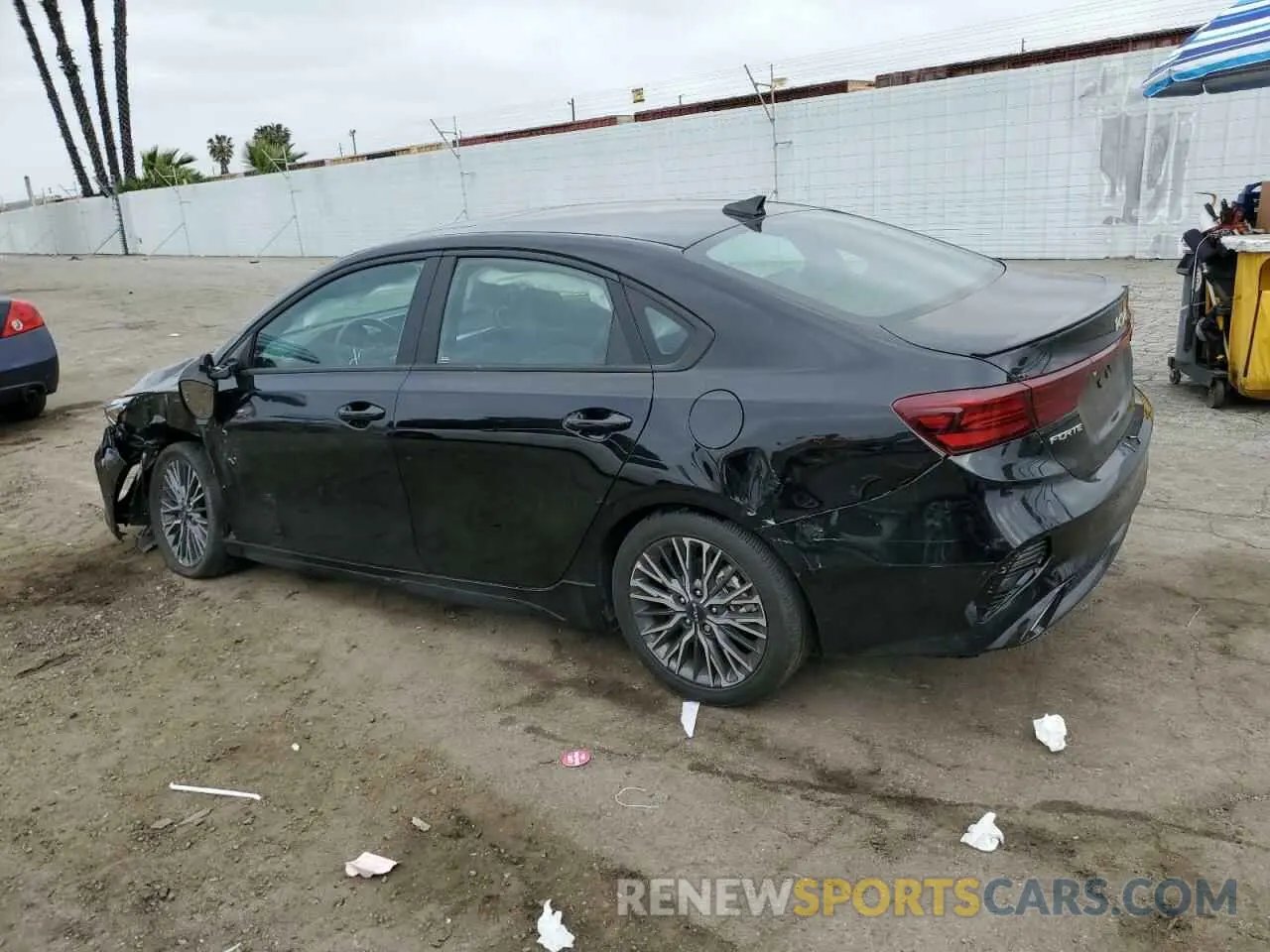 2 fotografías del automóvil dañado 3KPF54AD3PE591348 KIA FORTE 2023