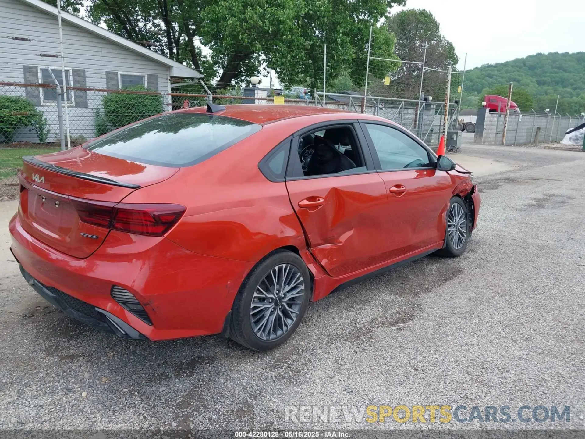 4 fotografías del automóvil dañado 3KPF54AD3PE629435 KIA FORTE 2023