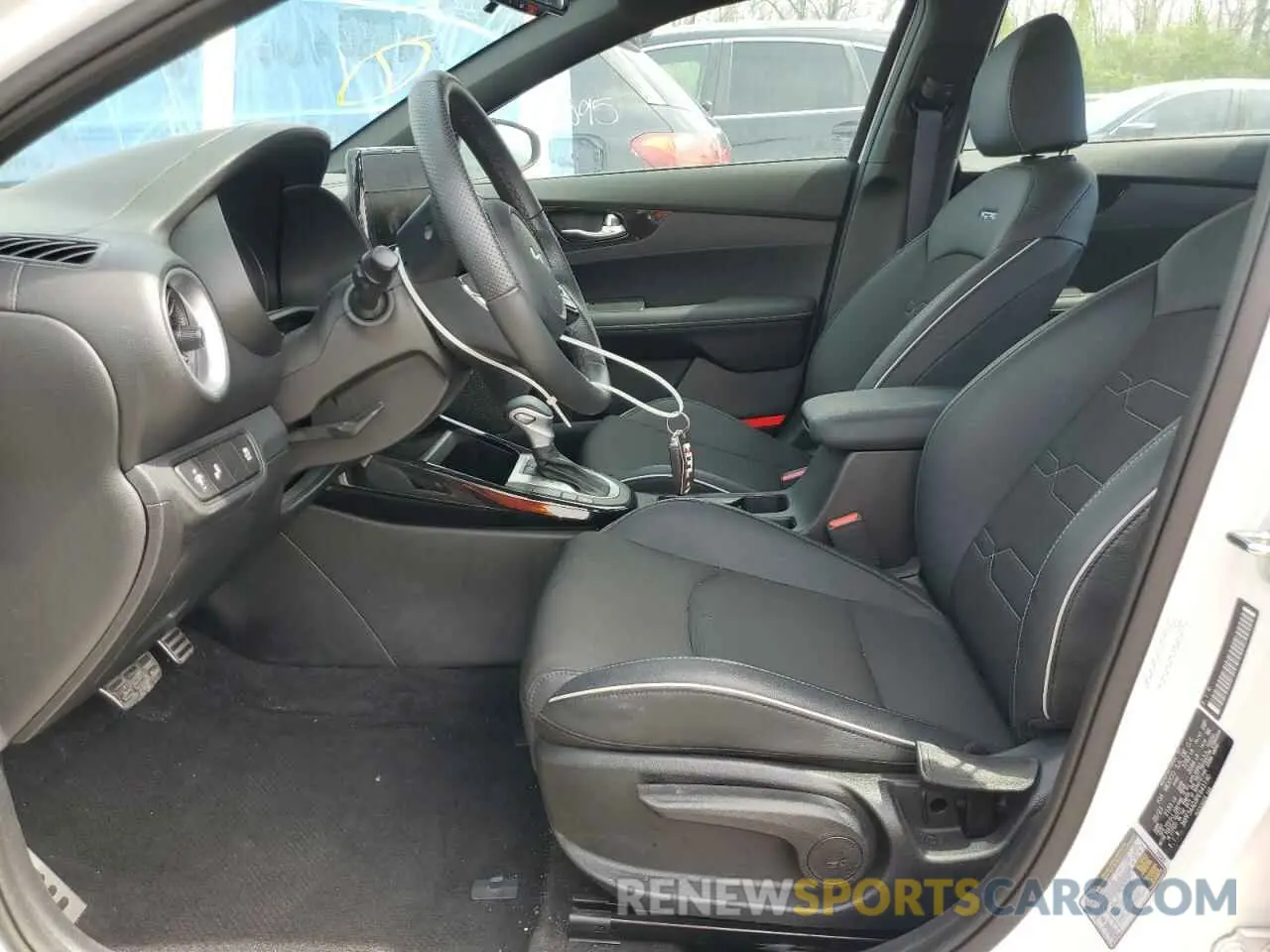 7 fotografías del automóvil dañado 3KPF54AD3PE643190 KIA FORTE 2023