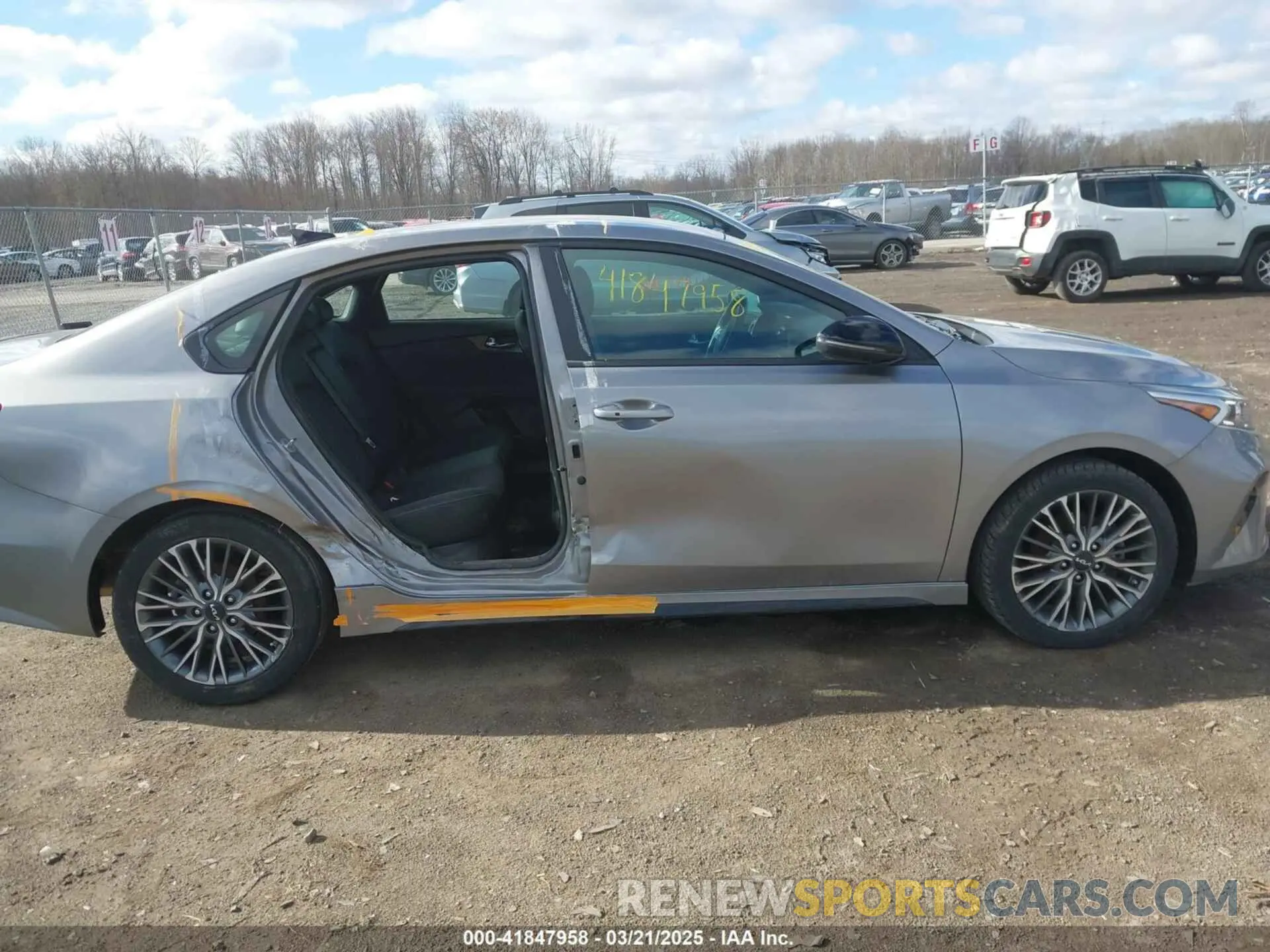 14 fotografías del automóvil dañado 3KPF54AD4PE553188 KIA FORTE 2023