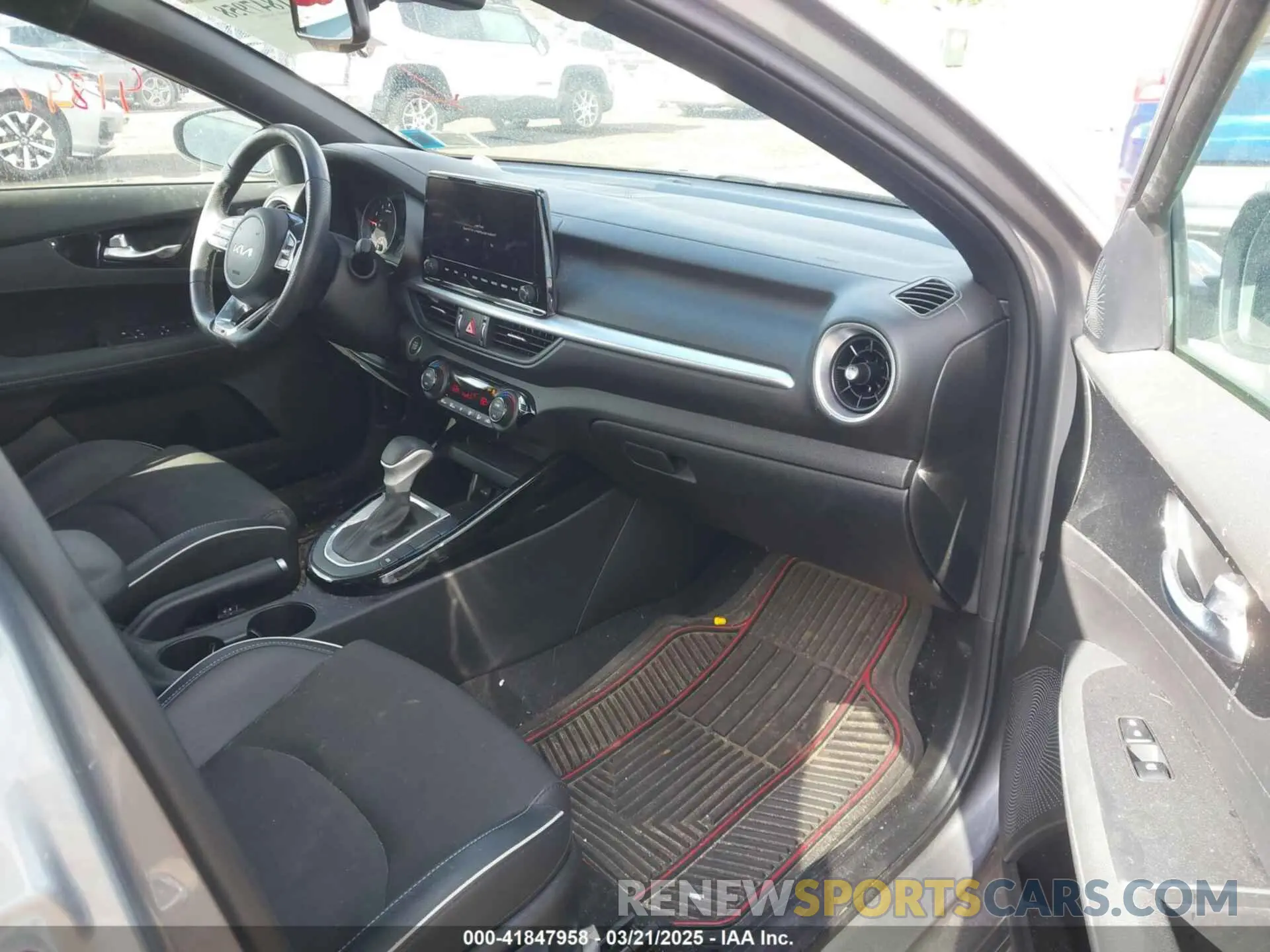 5 fotografías del automóvil dañado 3KPF54AD4PE553188 KIA FORTE 2023