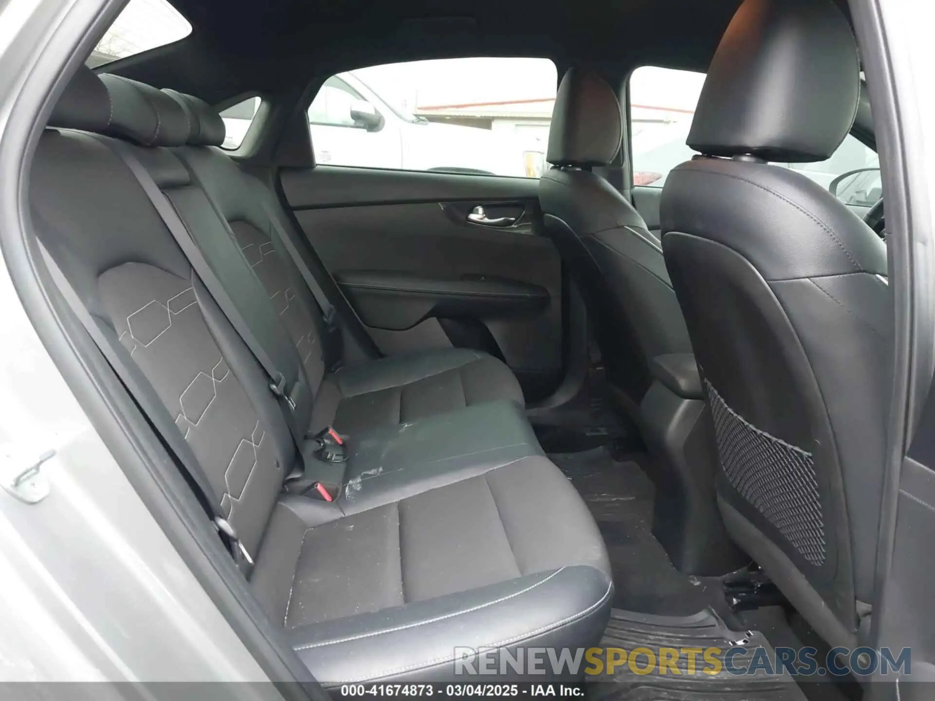 8 fotografías del automóvil dañado 3KPF54AD4PE568936 KIA FORTE 2023