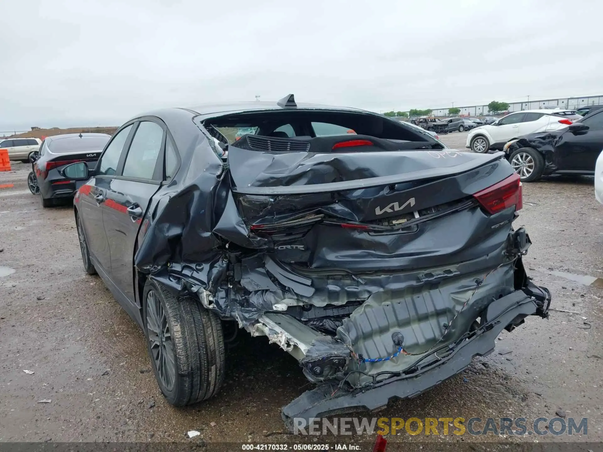 3 fotografías del automóvil dañado 3KPF54AD4PE602650 KIA FORTE 2023