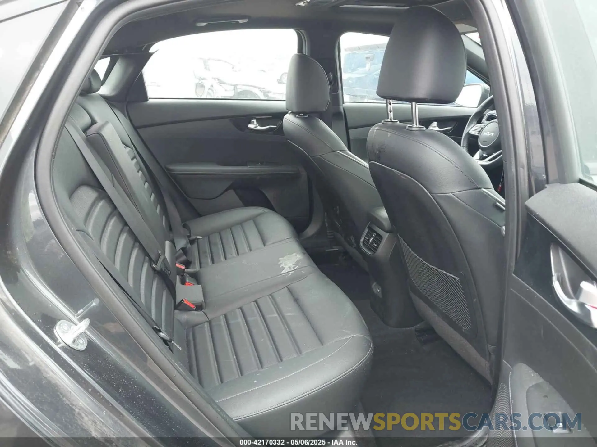 8 fotografías del automóvil dañado 3KPF54AD4PE602650 KIA FORTE 2023