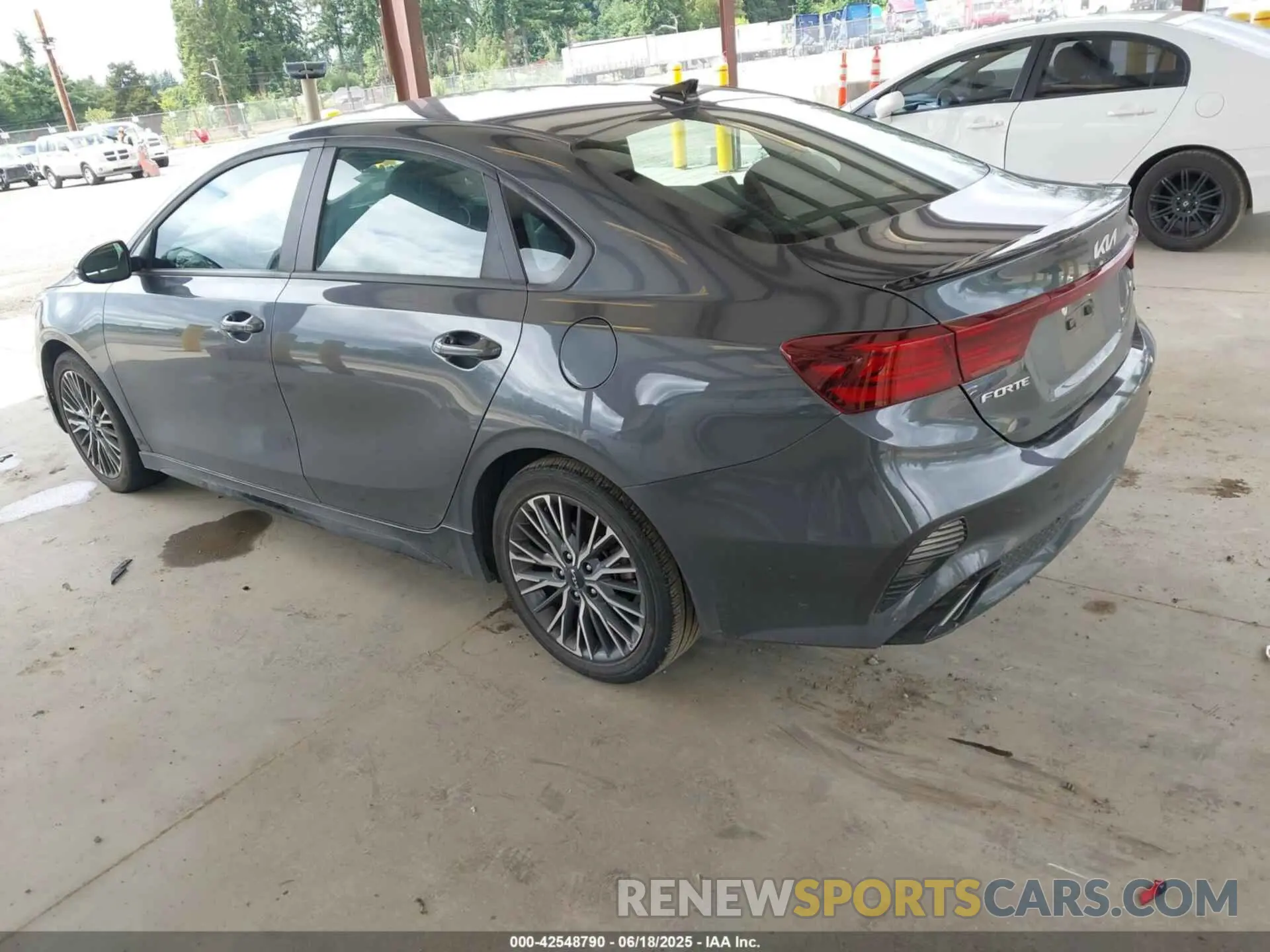 3 fotografías del automóvil dañado 3KPF54AD4PE664825 KIA FORTE 2023