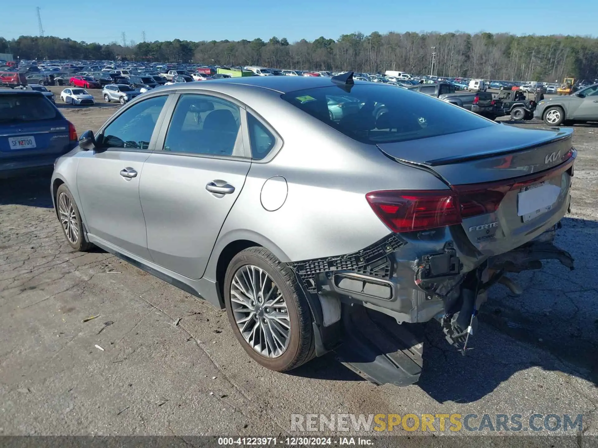 3 fotografías del automóvil dañado 3KPF54AD4PE671239 KIA FORTE 2023